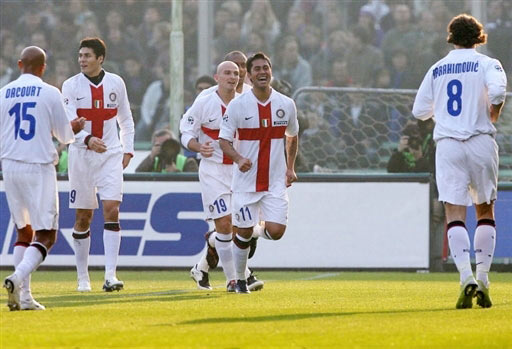 皇马点球让球迷愤怒，众记者也齐批：太丢人，姆巴佩不该罚进（皇马争议点球惹怒球迷，记者集体抨击：太丢人，姆巴佩不该将点球罚中）