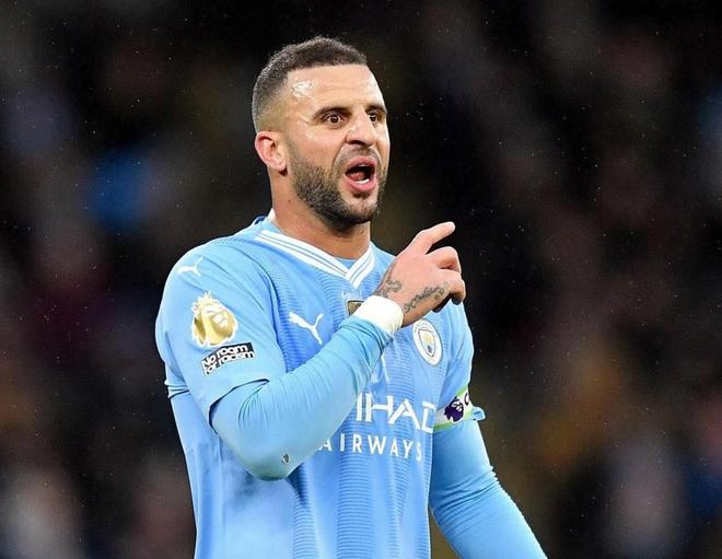 半场战报：拜仁3-0勒沃库森，格纳布里、雅克松破门（上半场拜仁3-0领先勒沃库森，格纳布里、雅克松相继破门）