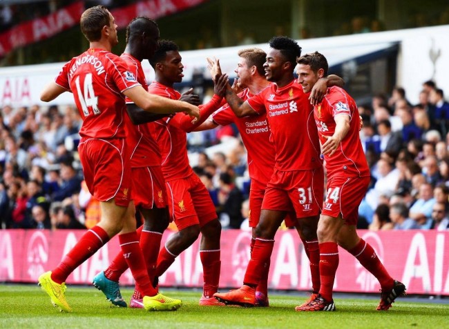 泰州队“苏超”冠军奖杯开启全市巡展，第一站在海陵老街（泰州队“苏超”冠军杯全市巡展启动，首站海陵老街）