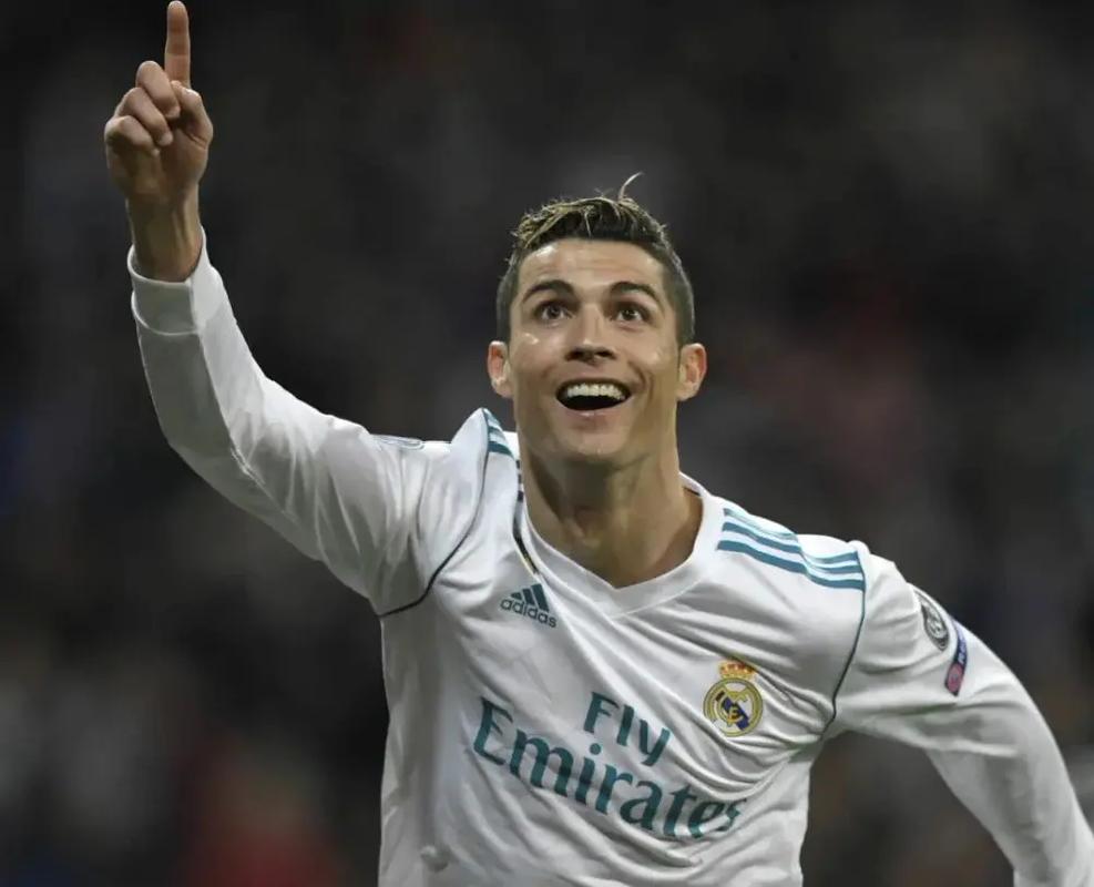 法比奥：非常荣幸拿到中超金靴，这背后是所有人的努力和付出（法比奥：荣获中超金靴，感谢全队共同努力与付出）