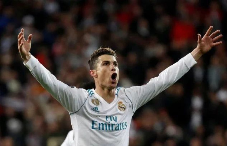 罗卡：我们很庆幸拥有安东尼这样的球员，他攻防两端都有贡献（罗卡称赞安东尼：攻防两端皆有建树，我们很幸运拥有他）