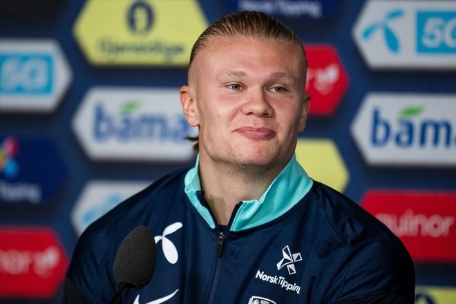 继伊尔马兹之后，奥斯梅恩是第二位欧冠戴帽的加拉塔萨雷球员（奥斯梅恩成加拉塔萨雷欧冠史上第二位戴帽球员，接棒伊尔马兹）